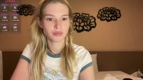 Lina online show from March 31, 5:13 pm