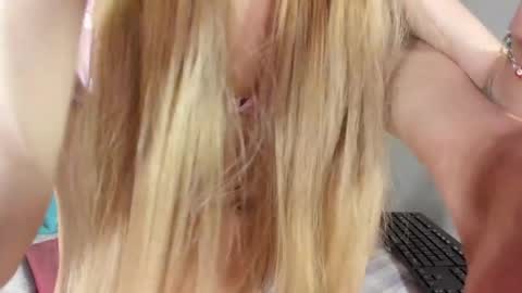 Snapshot of putinna chatting on June 6, 4:44 pm Pau Manchita online show from June 6, 4:44 pm