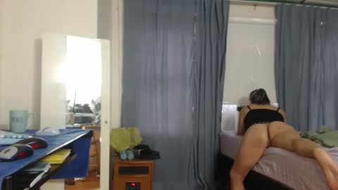 Snapshot of putiputi4u chatting on May 24, 1:05 pm putiputi4u online show from May 24, 1:05 pm
