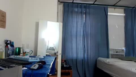 Snapshot of putiputi4u chatting on August 7, 1:46 pm putiputi4u online show from August 7, 1:46 pm