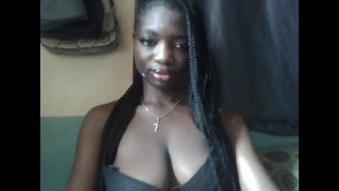 Snapshot of pweedy_ora chatting on June 8, 9:31 am ora online show from June 8, 9:31 am