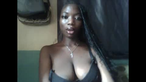 Snapshot of pweedy_ora chatting on June 15, 9:44 am ora online show from June 15, 9:44 am