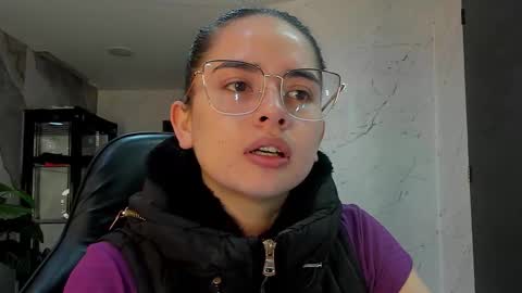 Qetsyah online show from February 7, 1:48 pm