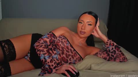 Ana online show from October 28, 9:39 pm