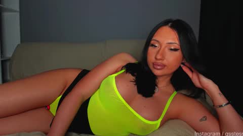 Ana online show from October 31, 9:16 pm