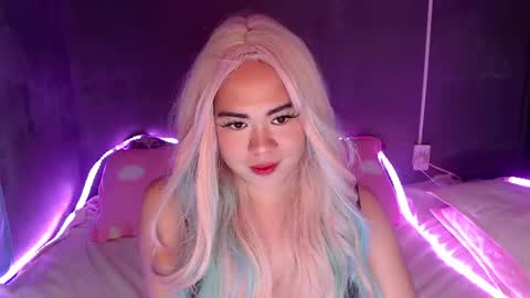 qt_luna18 online show from June 18, 9:14 am