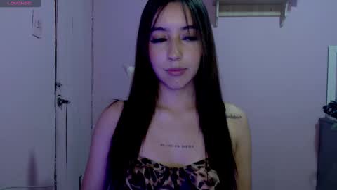 Snapshot of quee_tiana chatting on September 23, 12:57 am your princess online show from September 23, 12:57 am