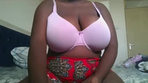 queeen online show from March 24, 6:40 am