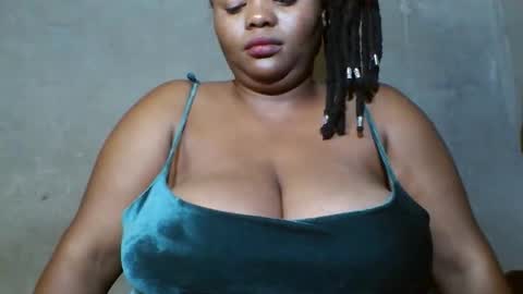 queen2302 online show from April 6, 9:49 pm