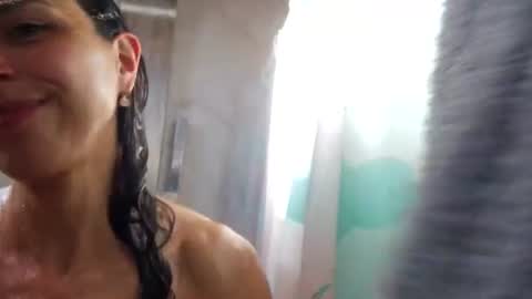 Snapshot of queen899999 chatting on June 29, 6:52 pm HI IM SWEET Privates are OPEN online show from June 29, 6:52 pm