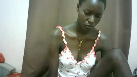 Snapshot of queen_0012 chatting on April 13, 3:12 am asher online show from April 13, 3:12 am
