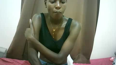 Snapshot of queen_0012 chatting on April 16, 9:10 am asher online show from April 16, 9:10 am