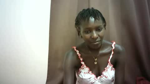 Snapshot of queen_0012 chatting on April 24, 7:00 am asher online show from April 24, 7:00 am