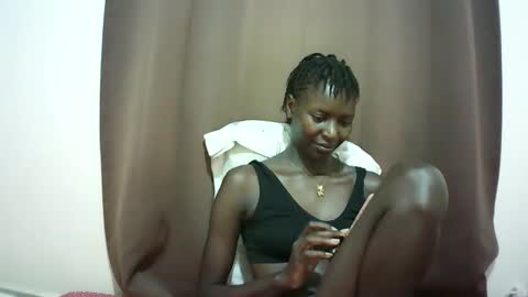 Snapshot of queen_0012 chatting on April 26, 8:17 pm asher online show from April 26, 8:17 pm