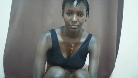 Snapshot of queen_0012 chatting on April 27, 8:51 pm asher online show from April 27, 8:51 pm