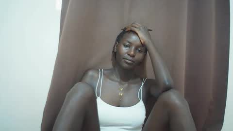 Snapshot of queen_0012 chatting on April 29, 7:34 am asher online show from April 29, 7:34 am