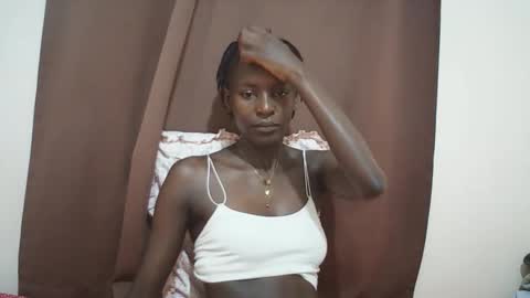 Snapshot of queen_0012 chatting on April 30, 7:53 pm asher online show from April 30, 7:53 pm
