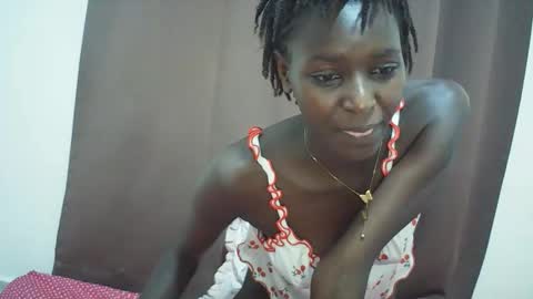 Snapshot of queen_0012 chatting on May 2, 9:42 pm asher online show from May 2, 9:42 pm