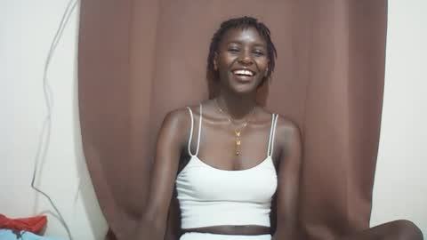 Snapshot of queen_0012 chatting on May 10, 6:35 pm asher online show from May 10, 6:35 pm