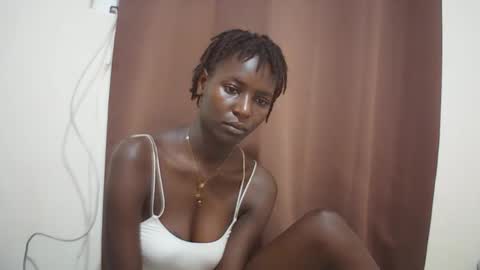 Snapshot of queen_0012 chatting on May 11, 5:10 pm asher online show from May 11, 5:10 pm