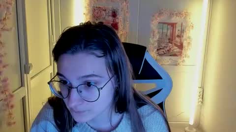 Amelie online show from April 22, 7:22 am