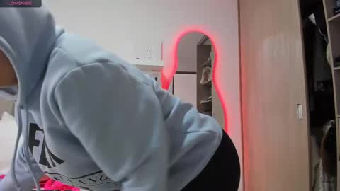 Snapshot of queen_antonella_oficial chatting on February 13, 6:05 pm QUEEN ANTONELLA online show from February 13, 6:05 pm