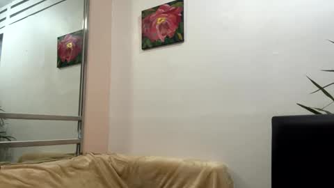 Snapshot of queen_chatur chatting on January 21, 2:05 pm Viktoria online show from January 21, 2:05 pm