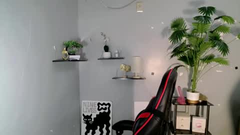queen_danaya online show from June 9, 11:27 pm