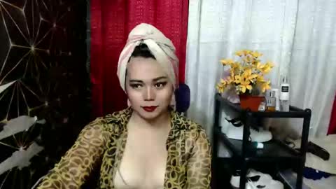 Snapshot of queen_ennah chatting on January 21, 6:43 am queen_ennah online show from January 21, 6:43 am