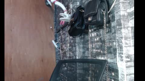 Snapshot of queen_fucker23 chatting on December 19, 5:25 am Angel online show from December 19, 5:25 am