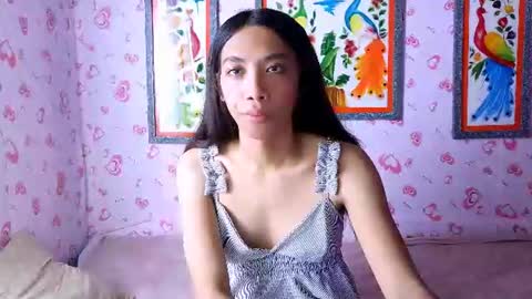 Snapshot of queen_gia chatting on June 25, 6:51 am queen_gia online show from June 25, 6:51 am