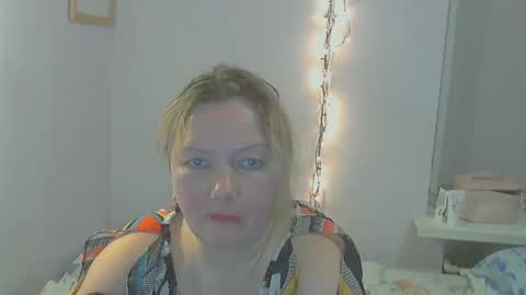 queen_jane8 online show from December 16, 6:49 pm