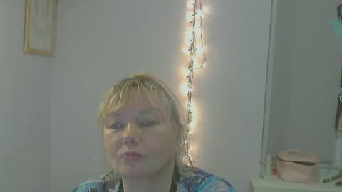 queen_jane8 online show from February 21, 4:05 pm