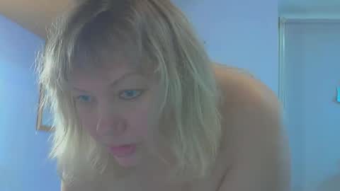 Snapshot of queen_jane8 chatting on November 18, 4:55 pm queen_jane8 online show from November 18, 4:55 pm