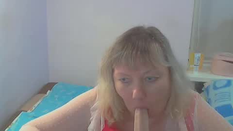 Snapshot of queen_jane8 chatting on November 21, 5:22 pm queen_jane8 online show from November 21, 5:22 pm