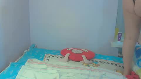 Snapshot of queen_jane8 chatting on November 25, 6:19 pm queen_jane8 online show from November 25, 6:19 pm