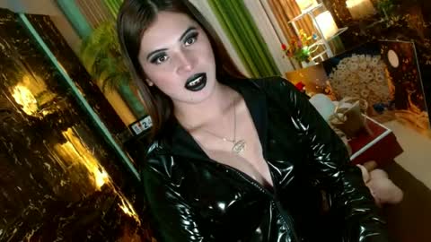 Snapshot of queen_kendalx19 chatting on June 24, 2:16 pm Kendal online here from 6am-3pm philippine time online show from June 24, 2:16 pm