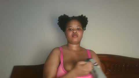 Snapshot of queen_kikih chatting on April 25, 10:51 pm Queen kikih online show from April 25, 10:51 pm