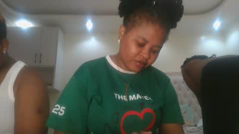 Snapshot of queen_kikih chatting on May 1, 6:51 am Queen kikih online show from May 1, 6:51 am