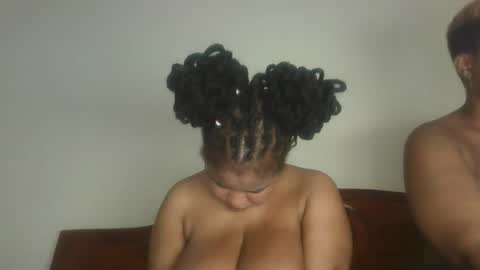 Snapshot of queen_kikih chatting on May 7, 4:18 am Queen kikih online show from May 7, 4:18 am