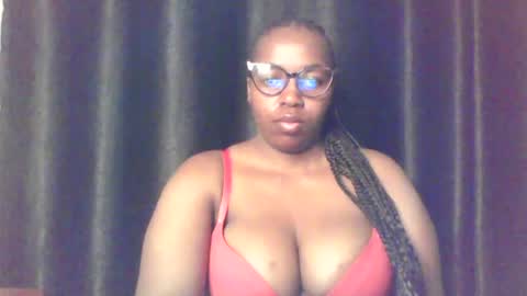 Snapshot of queen_melanine chatting on June 14, 4:03 am QUEEN online show from June 14, 4:03 am