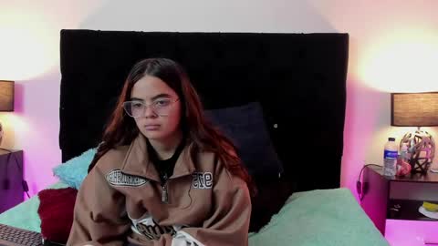 Snapshot of queen_misy chatting on May 21, 9:33 pm queen_misy online show from May 21, 9:33 pm