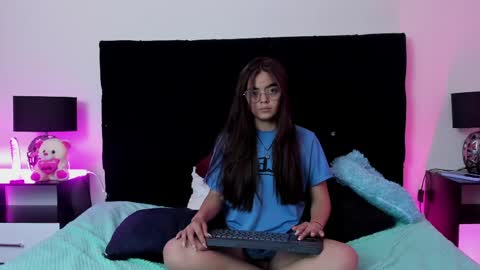 Snapshot of queen_misy chatting on May 24, 8:58 pm queen_misy online show from May 24, 8:58 pm