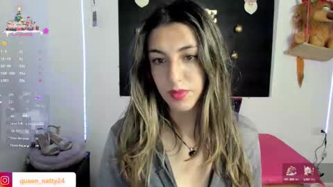 queen_natttyy online show from December 19, 4:02 am