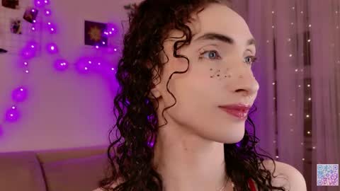 Snapshot of queen_of_tease chatting on April 25, 11:46 pm queen_of_tease online show from April 25, 11:46 pm
