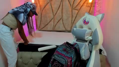   online show from January 10, 11:22 am