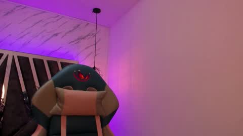   online show from September 18, 11:12 am