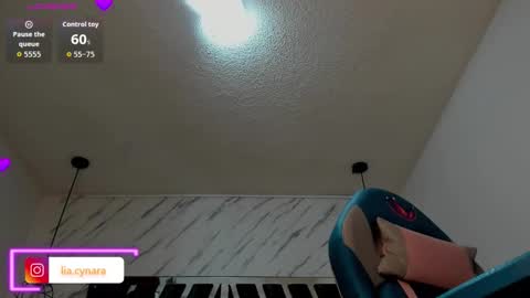   online show from September 20, 11:33 am