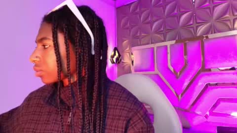   online show from March 14, 12:10 pm