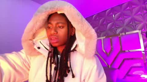   online show from April 18, 11:58 am